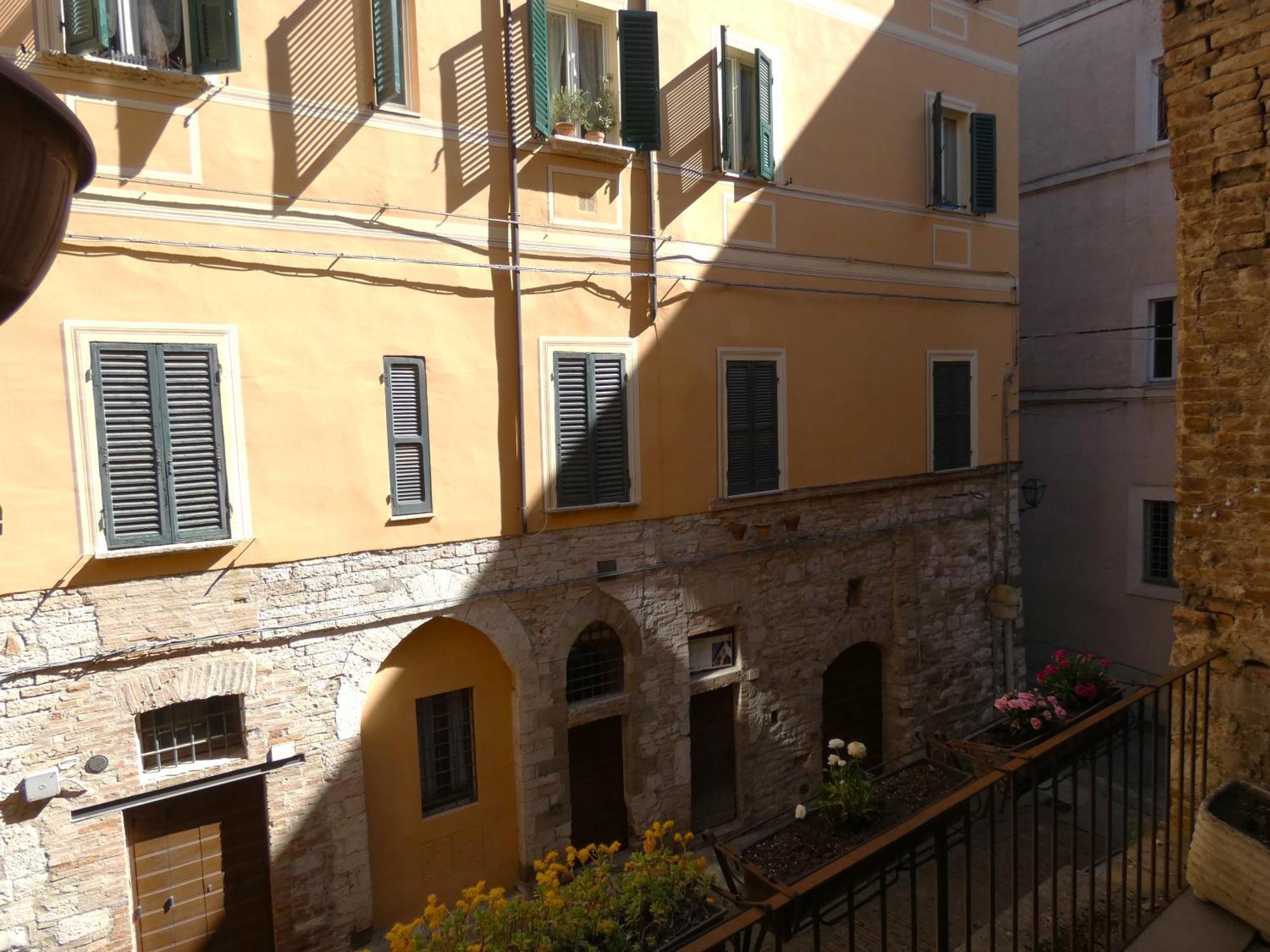 Via Vincioli - La Terrazza Nel Cuore Di Perugia Eksteriør billede